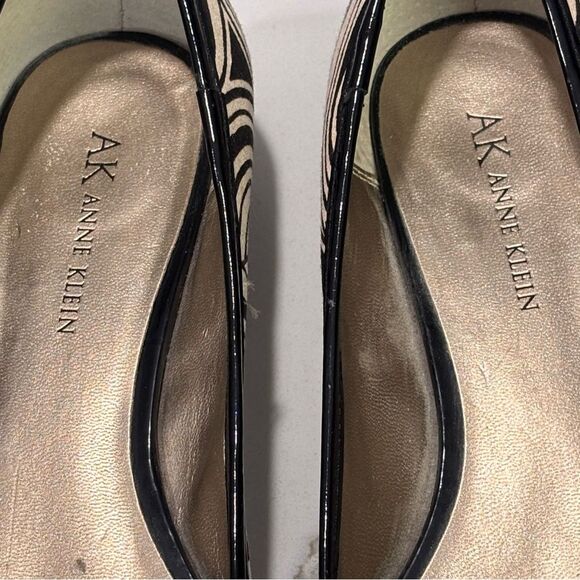 Anne Klein | Nifty Women’s Peep Toe Flats Black Tan Pattern 7.5M - Picture 4 of 10